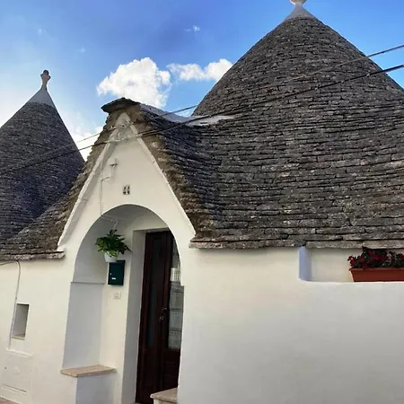 Trullo Il Nespolo * Αλμπερομπέλο